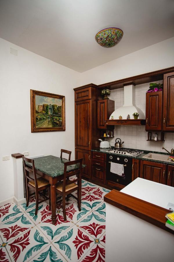 Delfini Trevi House Roma Exterior foto