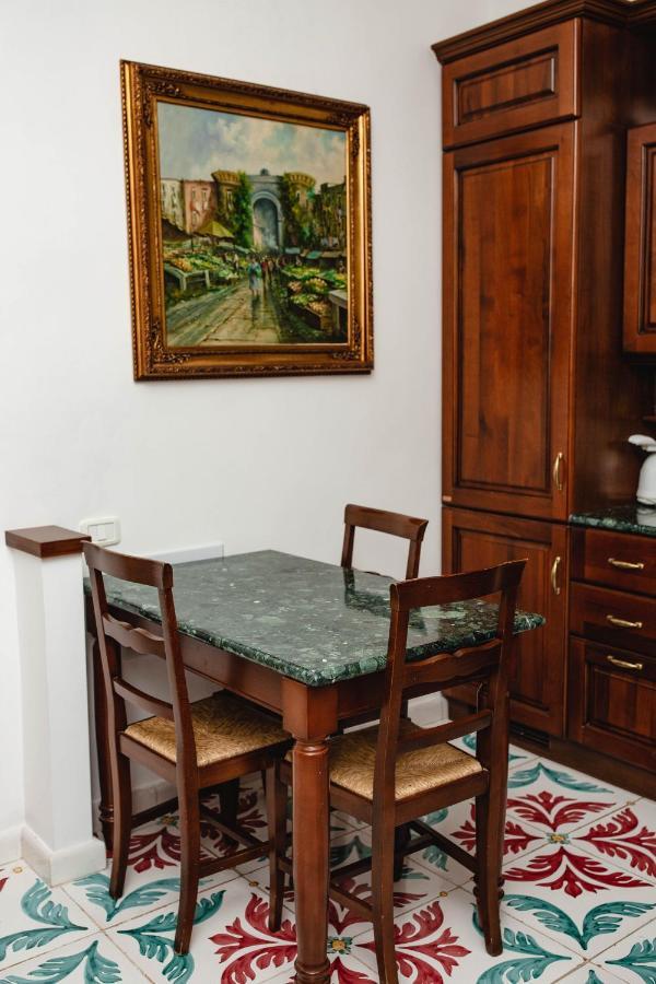 Delfini Trevi House Roma Exterior foto